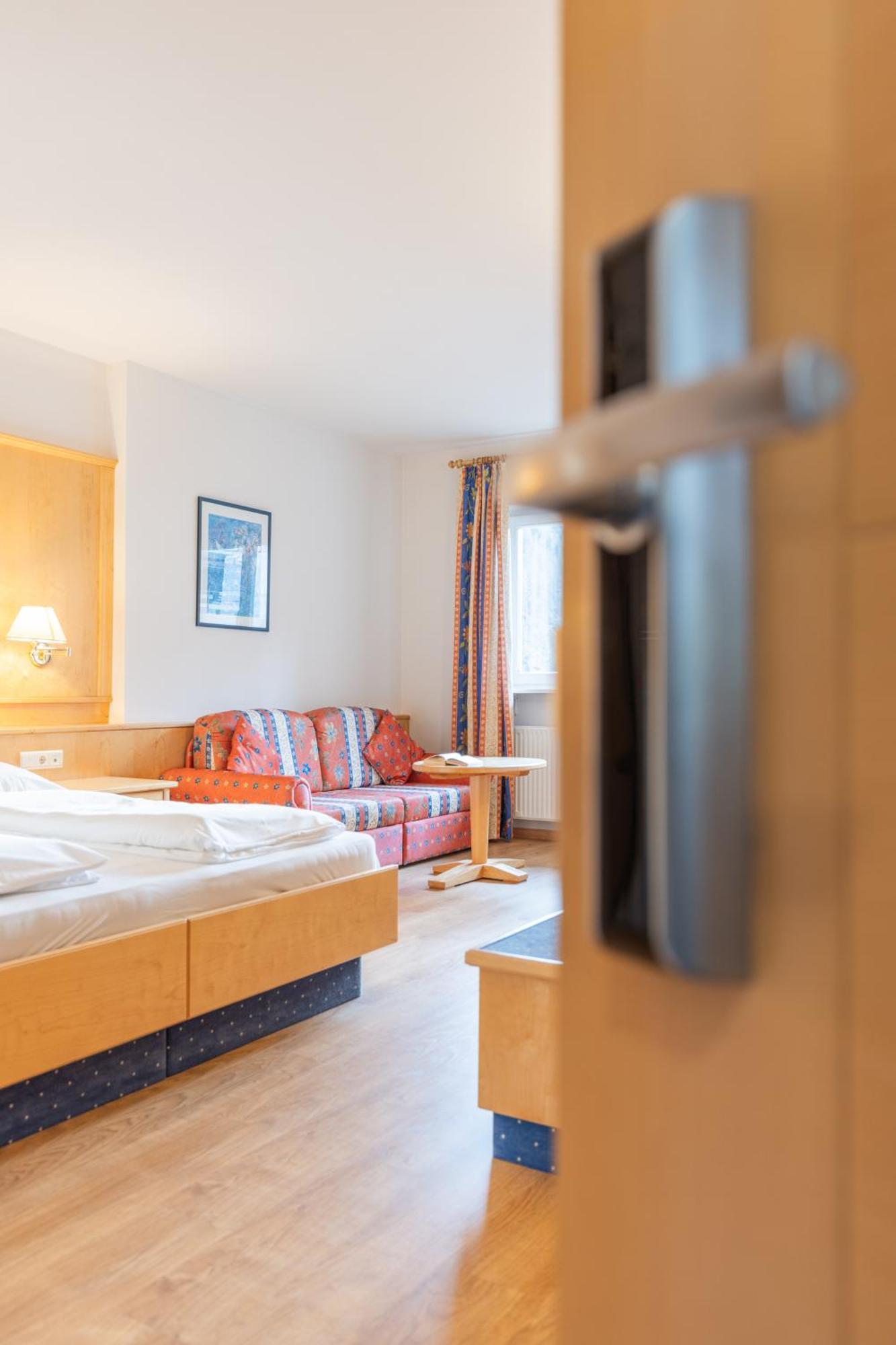 Hotel Central Нова Леванте Екстериор снимка