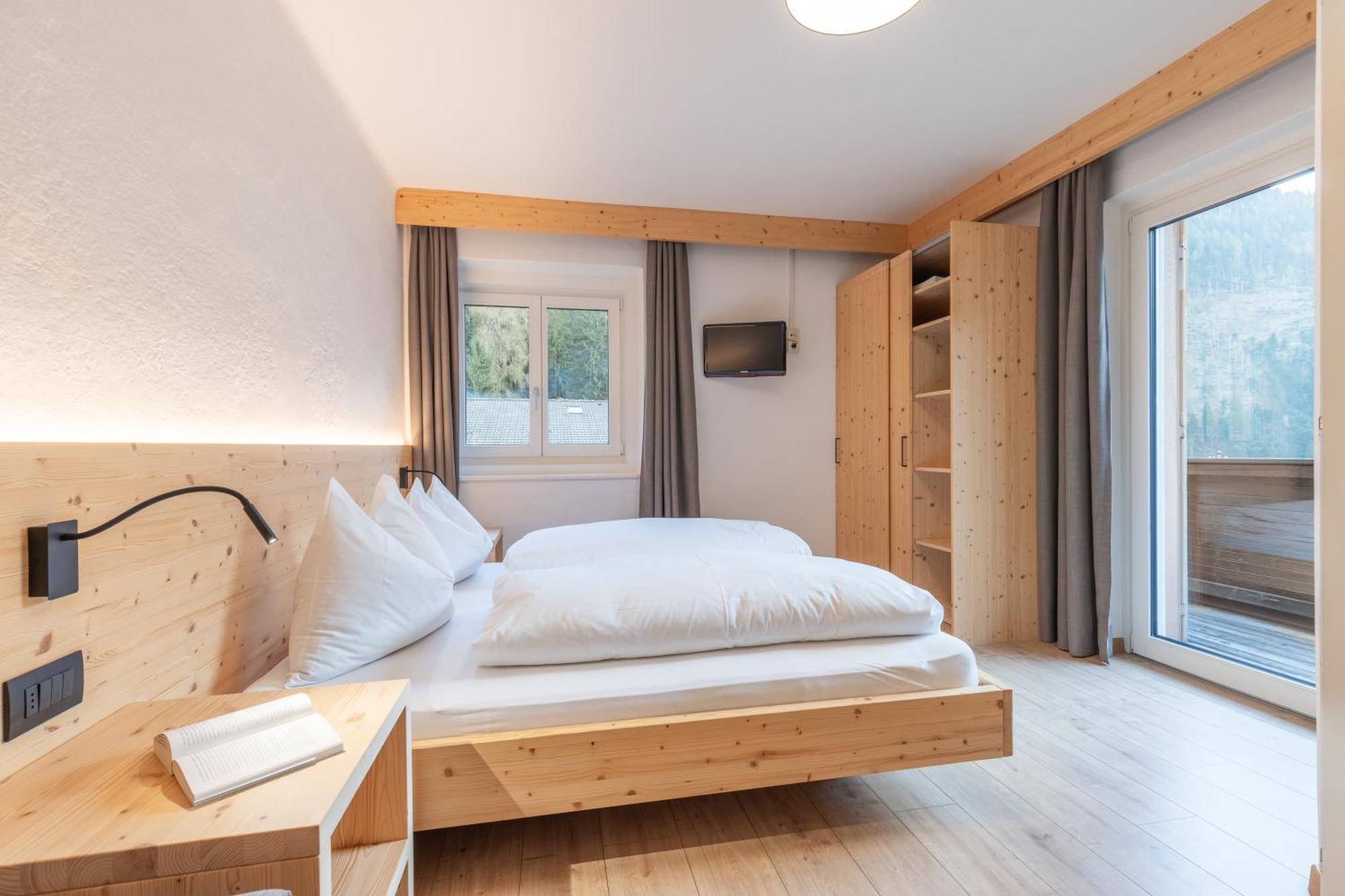 Hotel Central Нова Леванте Екстериор снимка